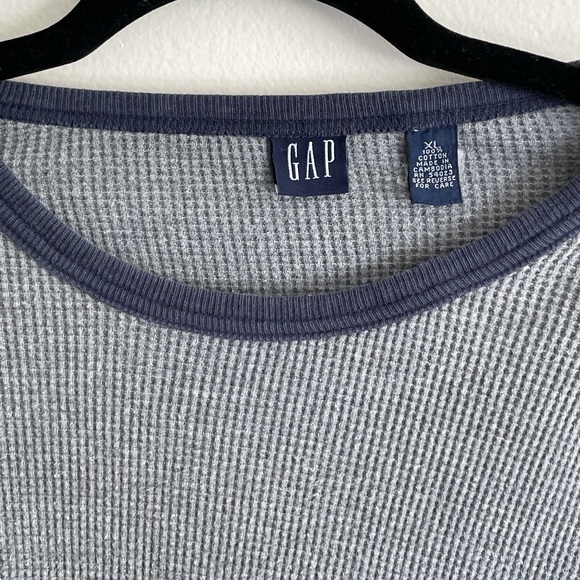 GAP Men’s Tee - Picture 2 of 2